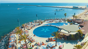 Poolbereich in Portimão